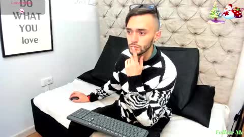 Snapshot of jakemagnus_ chatting on 12-26-24, 12:05 jakemagnus_ online show from 12-26-24, 12:05