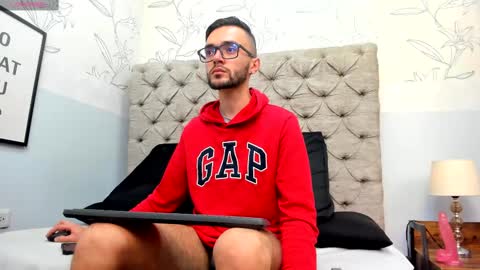 Snapshot of jakemagnus_ chatting on 12-29-24, 12:23 jakemagnus_ online show from 12-29-24, 12:23