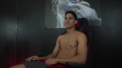 Snapshot of jakemoxley chatting on 11-05-25, 12:05 JakeMoxley online show from 11-05-25, 12:05