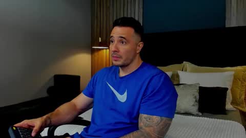 jakestone_1 online show from 11-05-25, 01:27