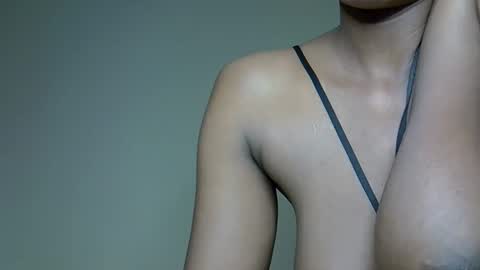 Snapshot of jalie_petite256 chatting on 10-12-25, 06:34 immy the great online show from 10-12-25, 06:34