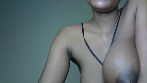 Snapshot of jalie_petite256 chatting on 10-20-25, 02:50 immy the great online show from 10-20-25, 02:50