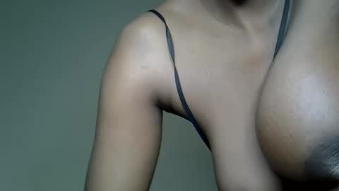 Snapshot of jalie_petite256 chatting on 10-30-25, 07:14 immy the great online show from 10-30-25, 07:14