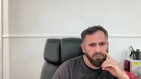 Snapshot of jam0786 chatting on 10-22-25, 02:45 jam0786 online show from 10-22-25, 02:45