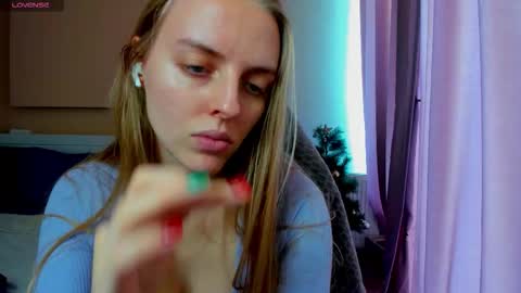 Snapshot of jam_cream chatting on 12-22-25, 08:55 Sofia online show from 12-22-25, 08:55