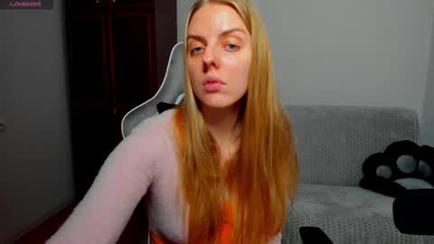 Snapshot of jam_cream chatting on 03-20-26, 10:42 Sofia online show from 03-20-26, 10:42