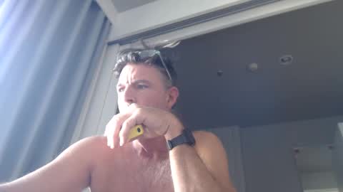 Snapshot of jam_on_it chatting on 12-31-24, 02:40 JAM online show from 12-31-24, 02:40