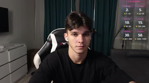 Snapshot of james_friends chatting on 09-28-25, 09:09 James online show from 09-28-25, 09:09