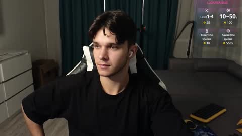 Snapshot of james_friends chatting on 09-29-25, 07:51 James online show from 09-29-25, 07:51