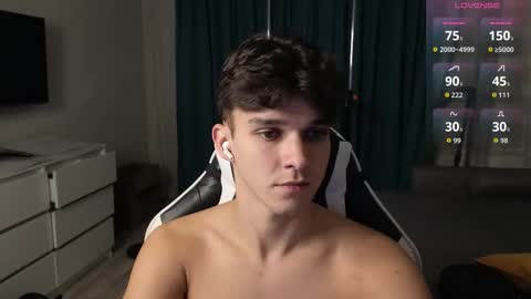 Snapshot of james_friends chatting on 10-02-25, 08:27 James online show from 10-02-25, 08:27