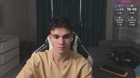 Snapshot of james_friends chatting on 10-18-25, 08:09 James online show from 10-18-25, 08:09