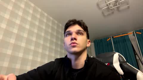 Snapshot of james_friends chatting on 10-21-25, 11:27 James online show from 10-21-25, 11:27