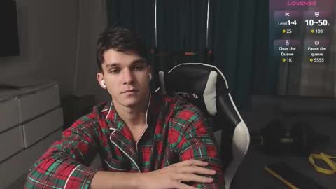 Snapshot of james_friends chatting on 10-27-25, 09:19 James online show from 10-27-25, 09:19