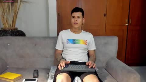 Snapshot of jamesinked_ chatting on 11-13-25, 02:10 Jamesinked online show from 11-13-25, 02:10