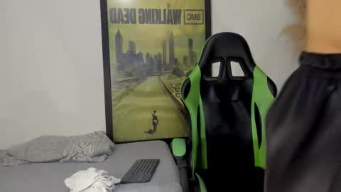 Snapshot of jamesinked_ chatting on 01-08-26, 07:27 Jamesinked online show from 01-08-26, 07:27