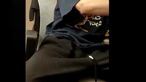 Snapshot of jamessama_0 chatting on 11-10-25, 04:11 jamessama_0 online show from 11-10-25, 04:11