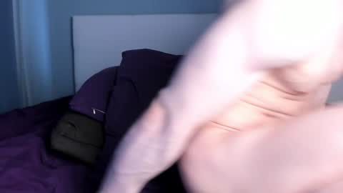 Snapshot of jamesstong chatting on 01-10-25, 11:22 James Strong online show from 01-10-25, 11:22