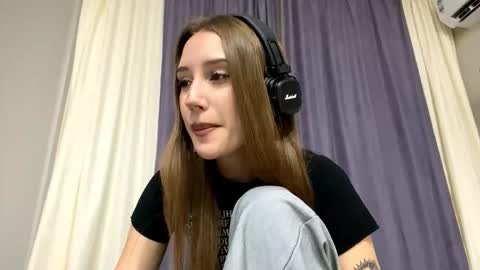 Snapshot of jamestica chatting on 09-11-25, 07:14 Milena online show from 09-11-25, 07:14