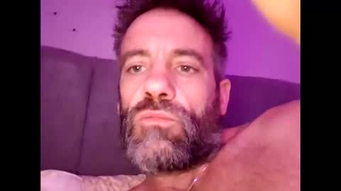 Snapshot of jamie198307 chatting on 11-02-25, 11:51 jamie198307 online show from 11-02-25, 11:51