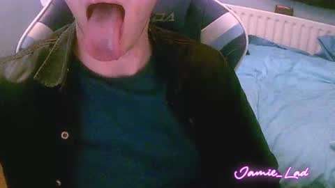 Snapshot of jamie_lad chatting on 12-07-24, 09:44 Jamie online show from 12-07-24, 09:44