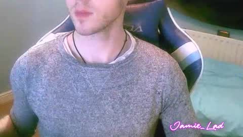 Snapshot of jamie_lad chatting on 12-15-24, 09:13 Jamie online show from 12-15-24, 09:13