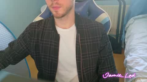 Snapshot of jamie_lad chatting on 03-09-25, 11:14 Jamie online show from 03-09-25, 11:14