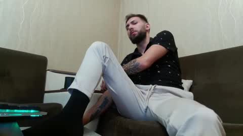 Snapshot of jamienoxus chatting on 02-08-25, 03:30 Robbie online show from 02-08-25, 03:30
