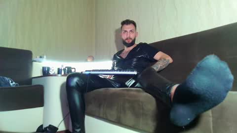 Snapshot of jamienoxus chatting on 02-22-25, 09:15 Robbie online show from 02-22-25, 09:15