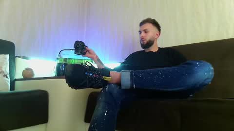 Snapshot of jamienoxus chatting on 03-05-25, 03:18 Robbie online show from 03-05-25, 03:18