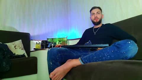Snapshot of jamienoxus chatting on 03-07-25, 09:48 Robbie online show from 03-07-25, 09:48