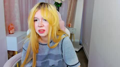 Snapshot of jane_halll chatting on 05-06-26, 01:14 Jane online show from 05-06-26, 01:14