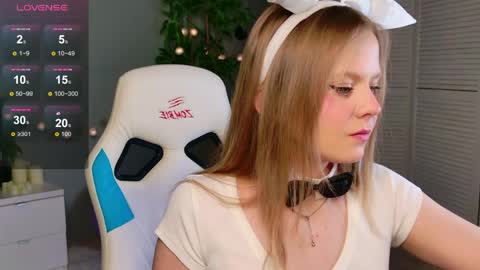 Snapshot of jane_westt chatting on 04-11-26, 02:10 jane_westt online show from 04-11-26, 02:10