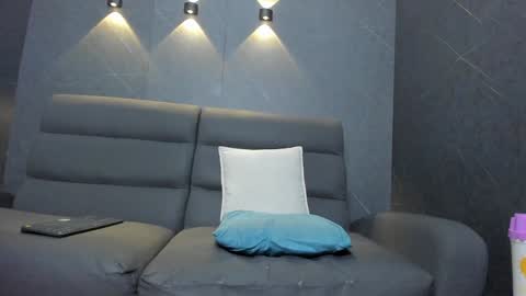 JANE  online show from 01-30-25, 04:37