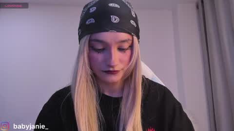 Snapshot of janee_lane chatting on 05-18-26, 11:54 Jane online show from 05-18-26, 11:54