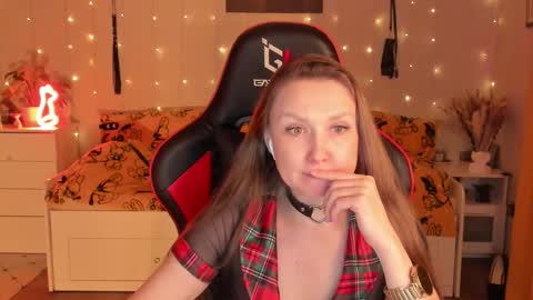 Snapshot of janegrey11 chatting on 09-09-25, 02:22 Jane online show from 09-09-25, 02:22