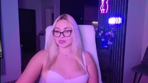 Jane online show from 10-31-25, 09:27