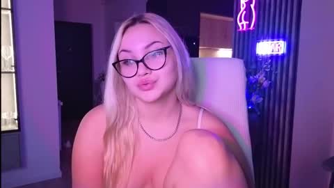 Jane online show from 11-18-25, 01:11