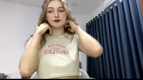 Janie online show from 04-01-26, 04:59