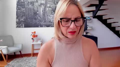 Snapshot of janeturner chatting on 10-17-25, 01:25 JANE TURNER MILF online show from 10-17-25, 01:25