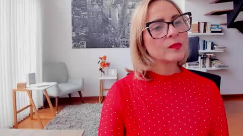 Snapshot of janeturner chatting on 10-22-25, 01:22 JANE TURNER MILF online show from 10-22-25, 01:22