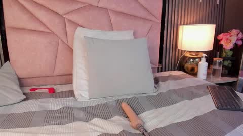 Snapshot of jannacasey chatting on 02-13-26, 11:39 Janna Casey online show from 02-13-26, 11:39