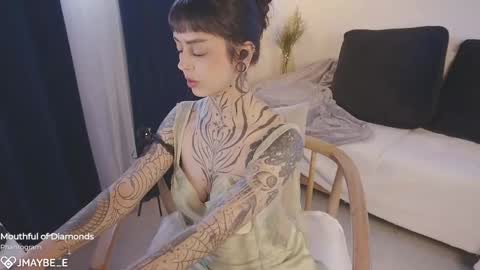 Snapshot of janne_maybe chatting on 10-09-25, 02:37 jmaybe e online show from 10-09-25, 02:37