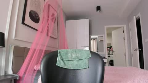 Amelle online show from 11-26-25, 11:06