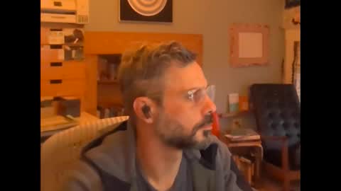 Snapshot of jareth_returns chatting on 01-17-25, 10:45 jareth_returns online show from 01-17-25, 10:45