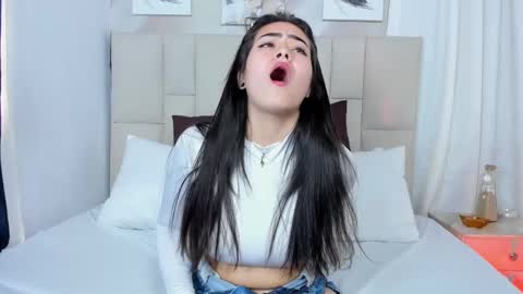 Jaslyn online show from 01-16-25, 05:44