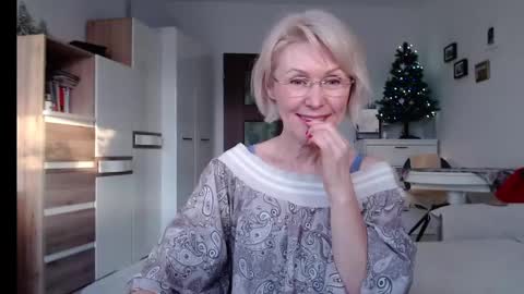 Jasmin room for people 40 online show from 12-15-24, 01:54