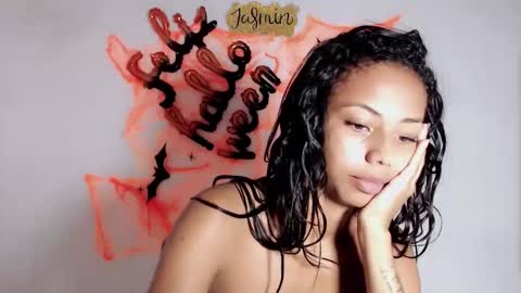 Snapshot of jasmin_brunette_ chatting on 10-10-25, 01:32 Jasmin online show from 10-10-25, 01:32