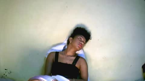 Snapshot of jasminah176750 chatting on 10-14-25, 01:17 jasminah176750 online show from 10-14-25, 01:17