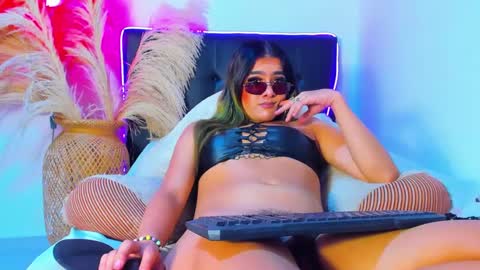jasmin trans femboy ebony bigcock online show from 01-09-25, 05:54