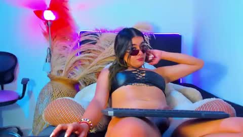 jasmin trans femboy ebony bigcock online show from 01-18-25, 06:43